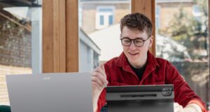 Acer Iconia Duo tablets official lifestyle image