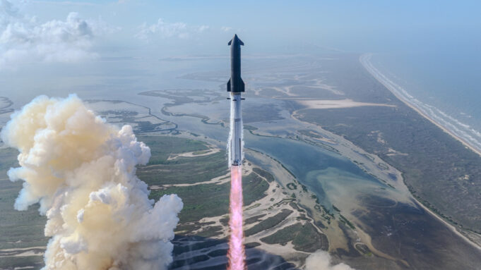 SpaceX Starship V3 liftoff