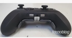Xbox Elite Controller 3 leak showing scroll wheels near the headset jack