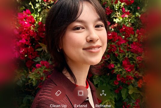 Apple iOS 27 Photos demo showing Clean Up, Extend and Reframe editing controls.