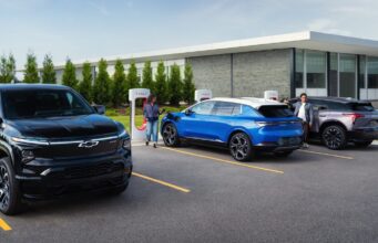 GM Energy Pass: Chevrolet EVs charging at Tesla Supercharger stalls