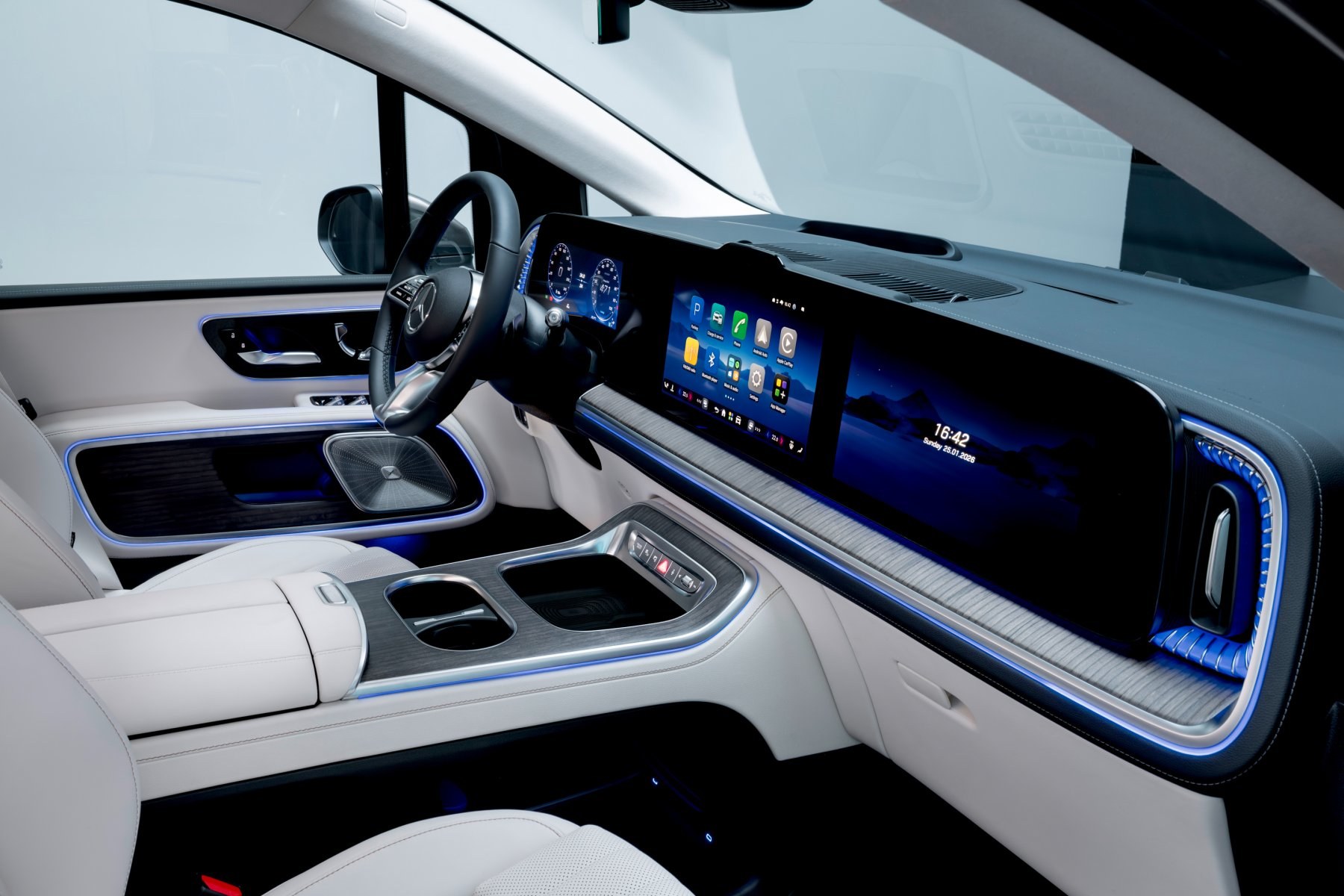 Mercedes-Benz VLE interior with the MBUX Superscreen dashboard