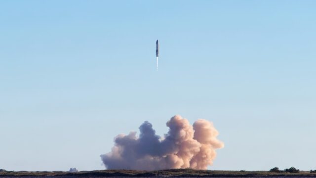 SpaceX Starship rocket launching
