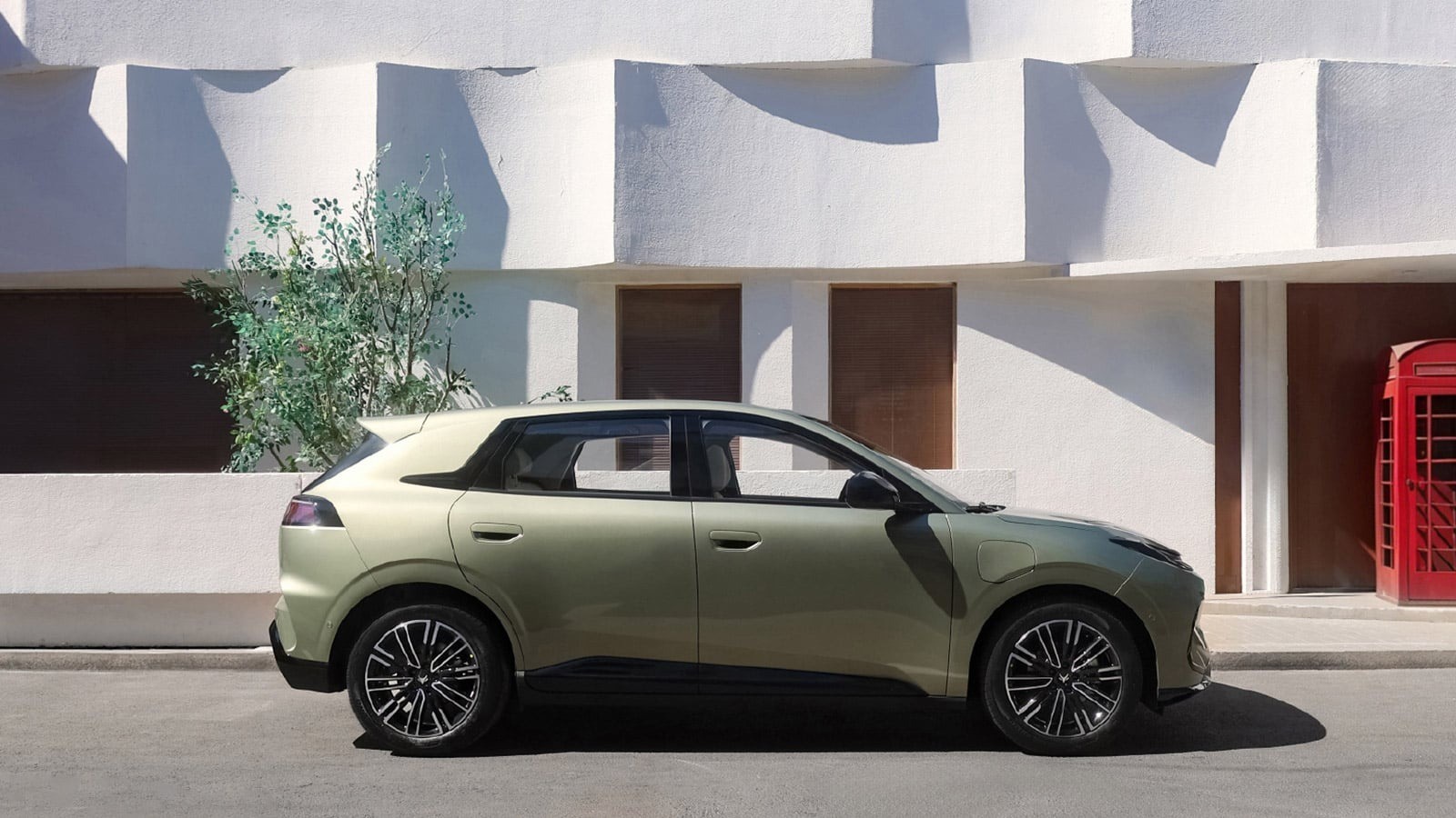 Arcfox Beta T1 side profile showing its compact crossover shape