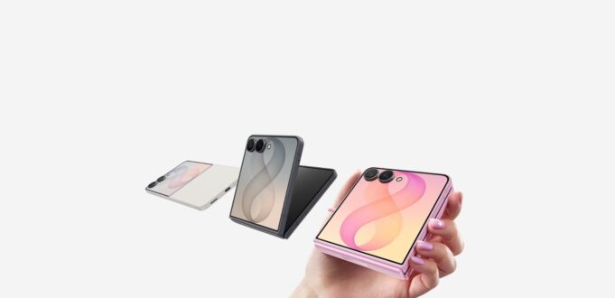 Samsung Galaxy Z Flip8 in Graphite Cream and Pink colorways with pink unit held in hand