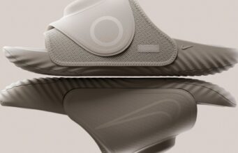 Nike Air Zoom Hyperslide Heats and Vibrates Your Feet After Workouts Nike Air Zoom Hyperslide recovery slides with Hyperice heat and vibration pods