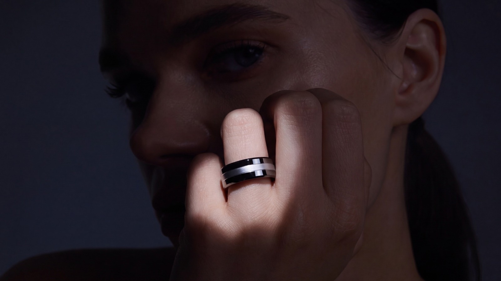 Close-up of the Signal Ring smart ring on a hand