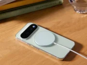 Google Pixel 11 Pro camera bar and HiLight on a Pixelsnap charger