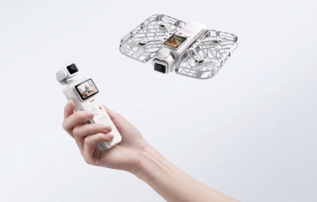 hoverair-versa-lifestyle-hand-fly Hand holding HOVERAir VERSA pocket gimbal with flying cage-protected camera unit