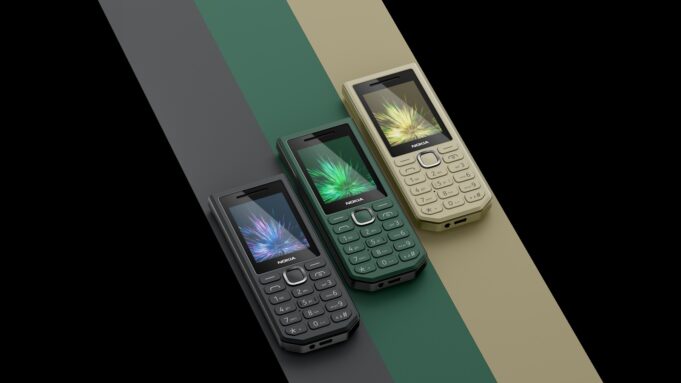 Nokia 300 Charge Turns a Feature Phone Into a 10W Power Bank Nokia 300 Charge feature phones in black, green and sandstone on an official HMD graphic