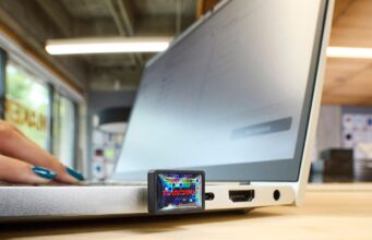 SanDisk Extreme Fit is the worlds smallest 1TB USB-C drive SanDisk Extreme Fit USB-C flash drive official product lifestyle photo