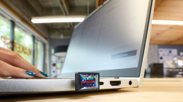 SanDisk Extreme Fit USB-C flash drive official product lifestyle photo