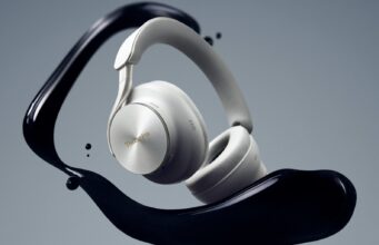 Technics EAH-A1000 Headphones Bring Magnetic Fluid Drivers Technics EAH-A1000 Platinum Greige headphones