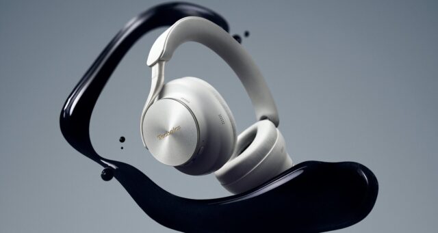 Technics EAH-A1000 Platinum Greige headphones