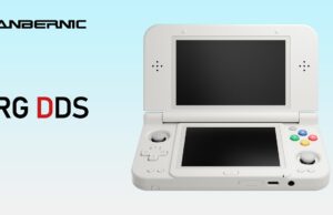 Anbernic RG DDS Is a Dual-Screen Handheld Sized for 3DS Games White Anbernic RG DDS handheld shown open with two dark screens on a light blue background beside the ANBERNIC and RG DDS wordmarks